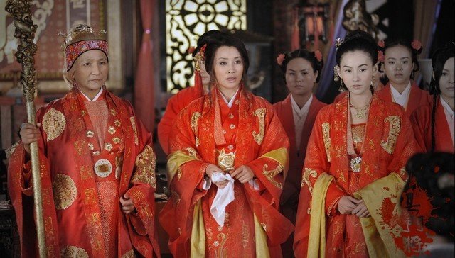 《杨门女将》集结郑佩佩（前排左起）、刘晓庆、张柏芝。