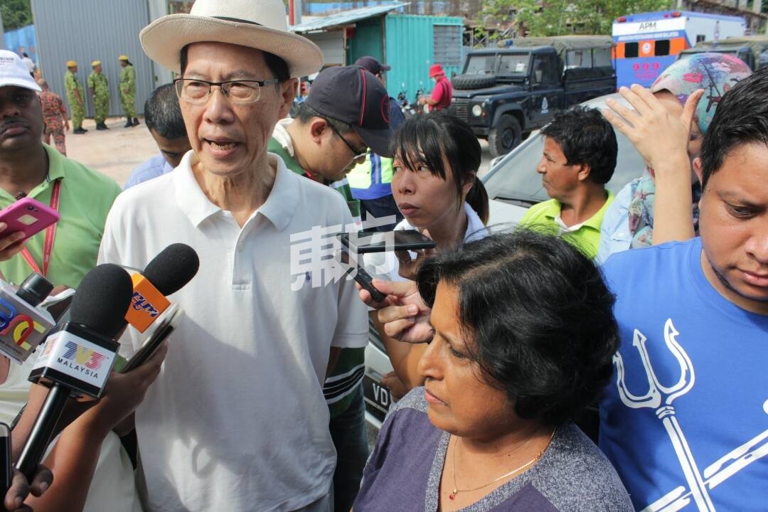 林马惠(左)及米娜召开记者会，促州政府解释为了不听取环境部的建议。（摄影：陈爱婷）
