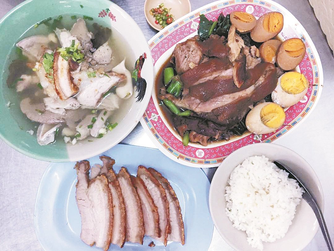 合艾“清姐”的猪脚饭及咸菜汤，是我国很多老饕北上合艾必会捧场的好料。