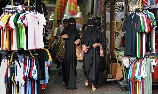 头巾可以是一种争议的来源，也可以是一种保护罩，它成为穆斯林女性身体的重要元素，亦是自我身份认同形塑需加以对话的对象。