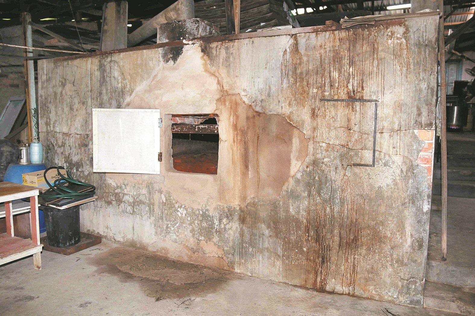 琼源香厂内仍保留著当年所使用的柴炉，供外人参观。