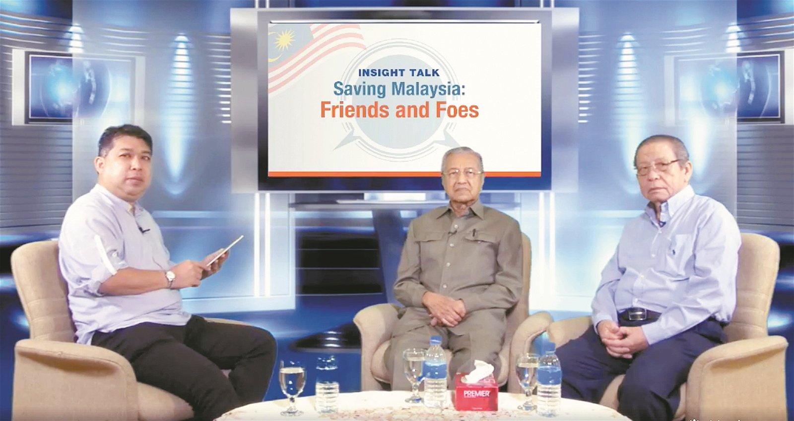 马哈迪（中）与林吉祥在《透视大马》座谈会对谈，左为主持人兼《透视大马》总编嘉哈巴。