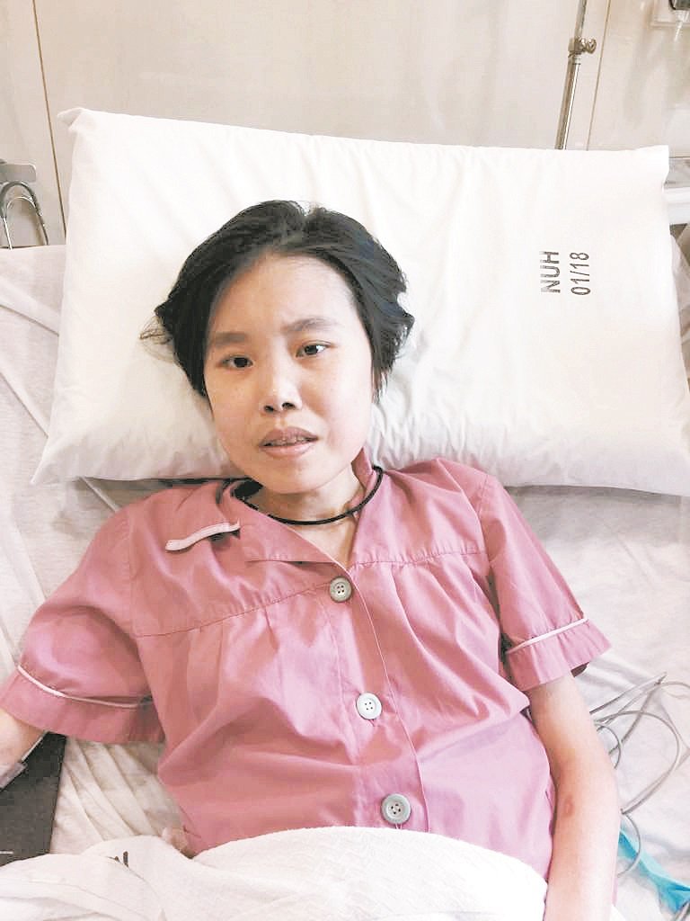 黄爱君到新加坡医院求医后，不但成功找出病因，接受治疗后也有好转现象，体重也慢慢恢复。