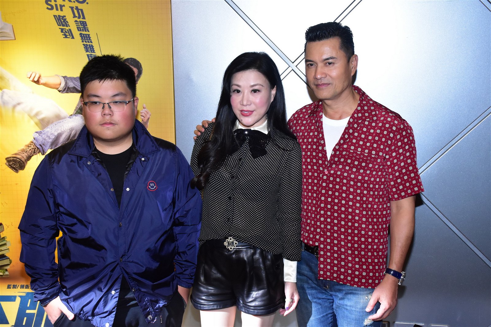 由甄子丹监制兼演出的电影《大师兄》于九展举行 慈善首映，吕良伟及太太杨小娟、儿子一家到场支持。