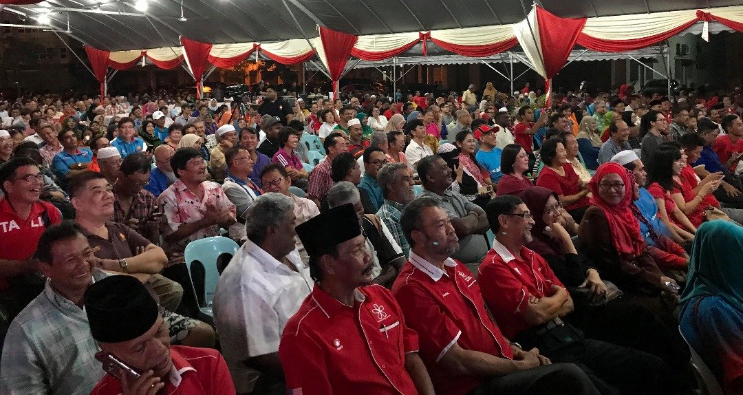 首站“新马来西亚之路”政治讲座会在吉打亚罗士打举办，吸引大批民众出席聆听。