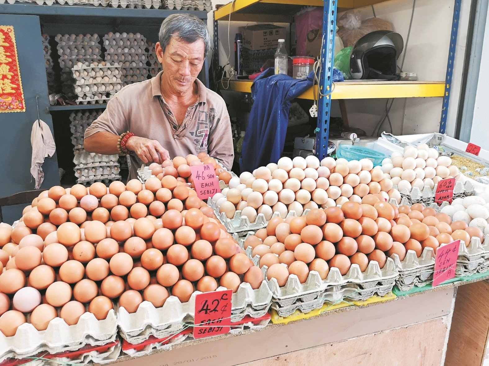因进口饲料价格喊涨，令蛋农营运成本增加，导致北马鸡蛋价格调涨。