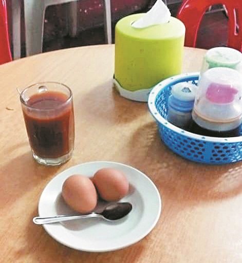 柔州咖啡店业者并未因为鸡蛋价格起价，调高半生熟蛋的售价。