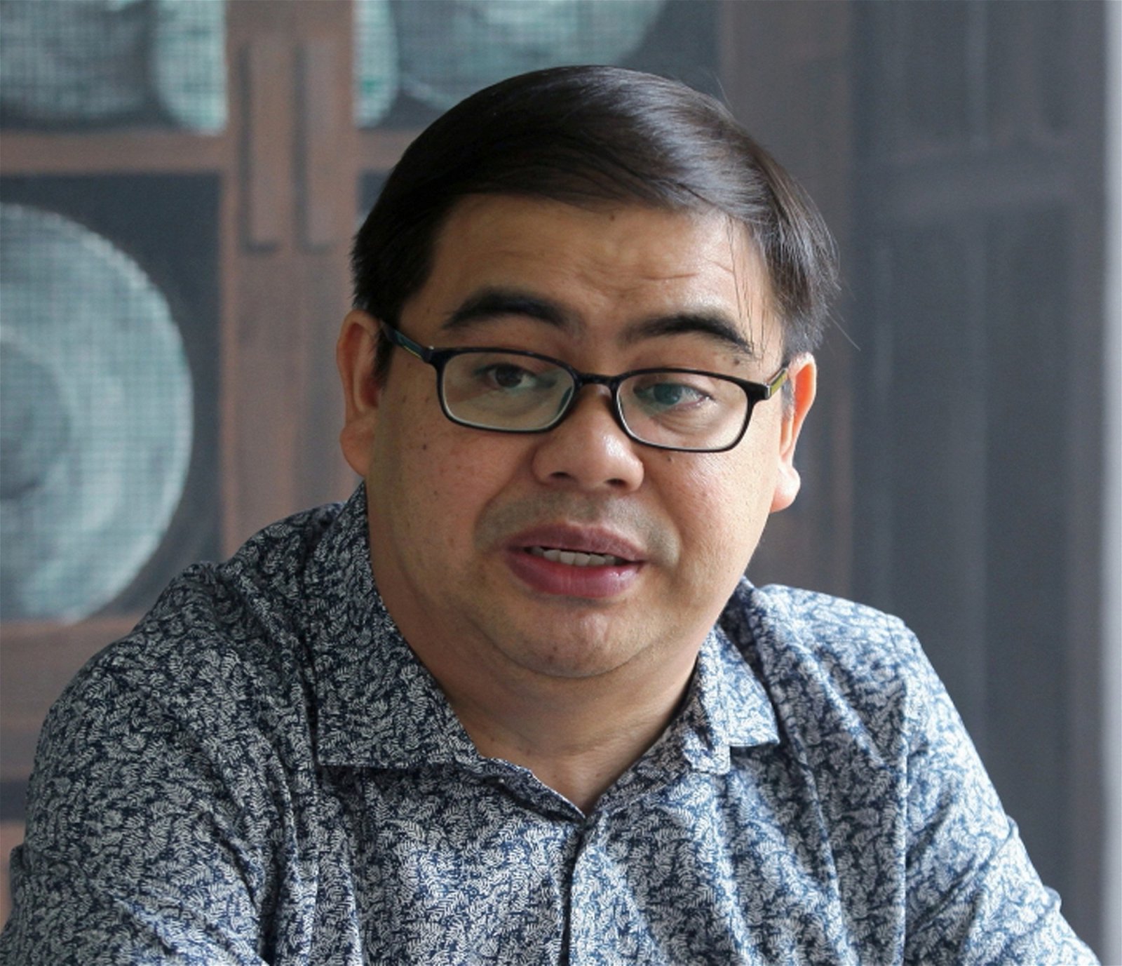 图为马来亚大学马来研究院副教授，阿旺阿兹曼。