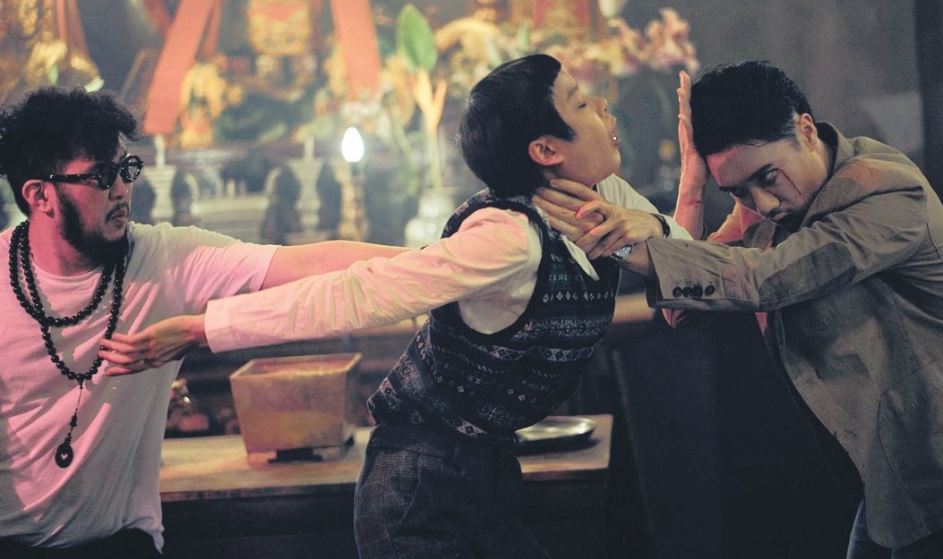 王贻兴和刘翁自编自导自演的《阳关道》是由A stro投资的“原汁原 味”港剧，最近亦被Netflix购买在全球播放。