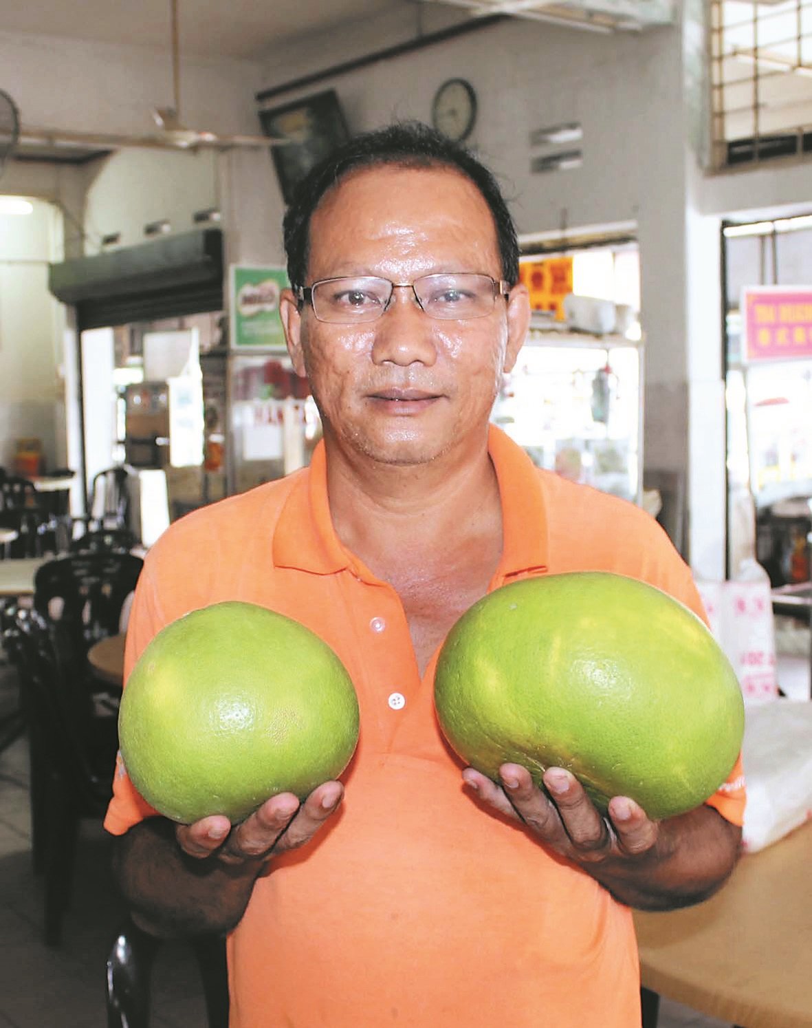 罗道铨指今年应节的柚子剧减，价格上涨约30%。