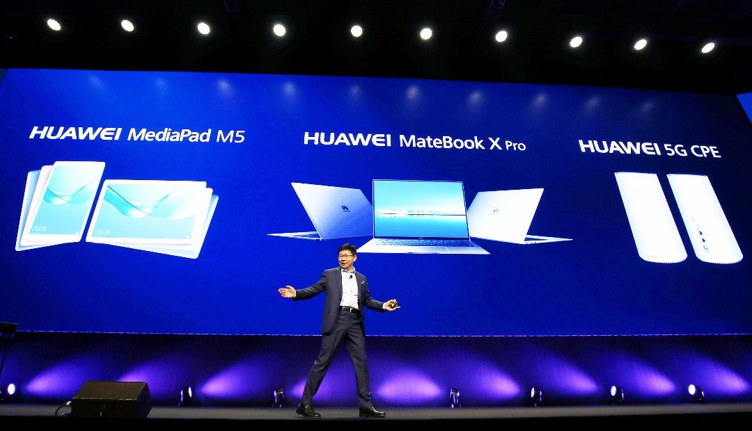 中国华为消费者业务首席执行员余承东在周日的发表会上，介绍新的笔记型电脑Matebook X Pro、平板电脑MediaPad M5系列，以及全球首款5G数据晶片以及路由器。他并预告，华为年度旗舰机P20将于周二发表。