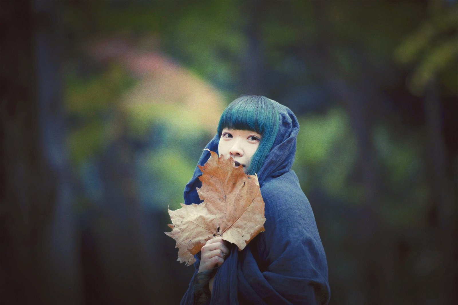 日本森林系唱作人青叶市子（Ichiko Aoba）空灵的歌声和民谣音乐风格辨识度极高，中国媒体曾这么形容她的演出：“现场在她的歌声中，变成一座有著晨间露水的森林。”