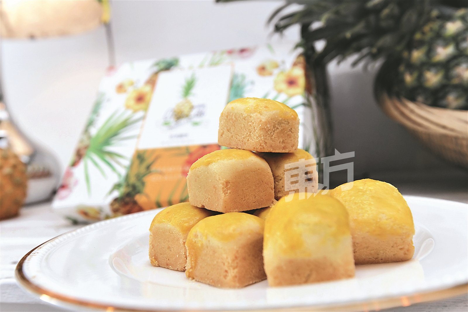 “旺来”所推出的黄梨饼“旺来饼”与市面上一般的黄梨饼不同，其形状较小，让人食而不腻，因此也称为“一口酥”。