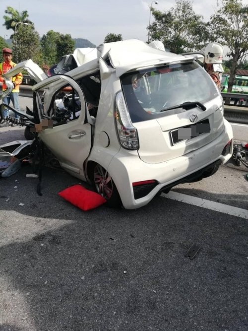 4名华裔青年好友在回槟城途中遭遇车祸，其中3人不幸丧命。