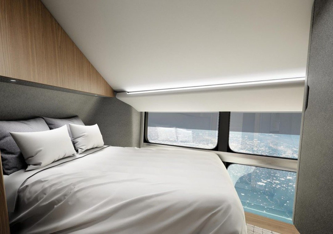 Airlander 10的飞行高度最高可达4880公尺，睡在高空上的舒适大床想必做的梦也会特别甜。