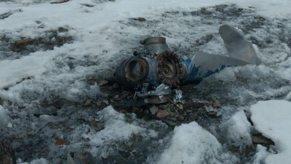 探险队也发现了失事苏联制安托诺夫An-12型（Antonov An-12）运输机的部分残骸。