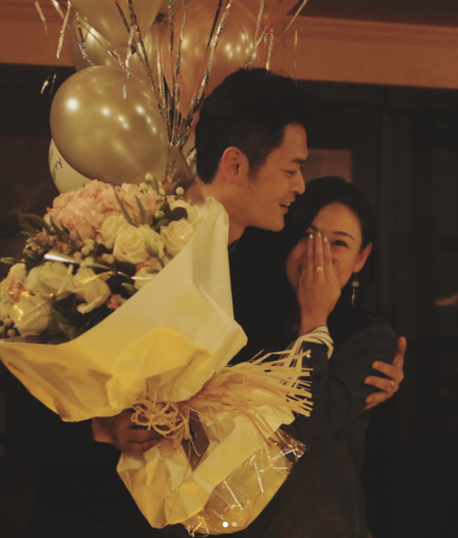江若琳1月在Instagram宣布男友萧润邦求婚成功。