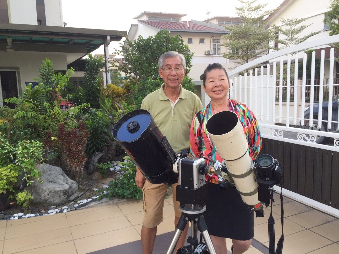 张升荣夫妇用远程天文相机全程观测及拍摄月全食天文奇景。