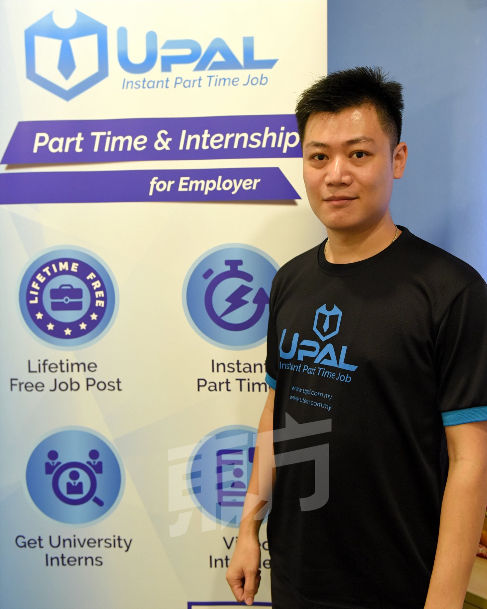 UP al创办人张伟明毕业自电脑科学学系， 8年前成立了网页与手机程序设计公司，一年半前又成立了大学生兼职平台UPal。