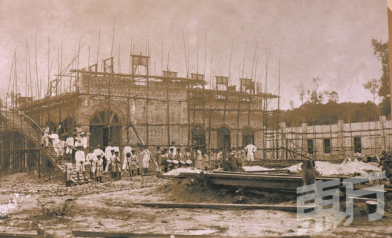 育华学校董事会在1917年展开兴建育华学校校舍工作。