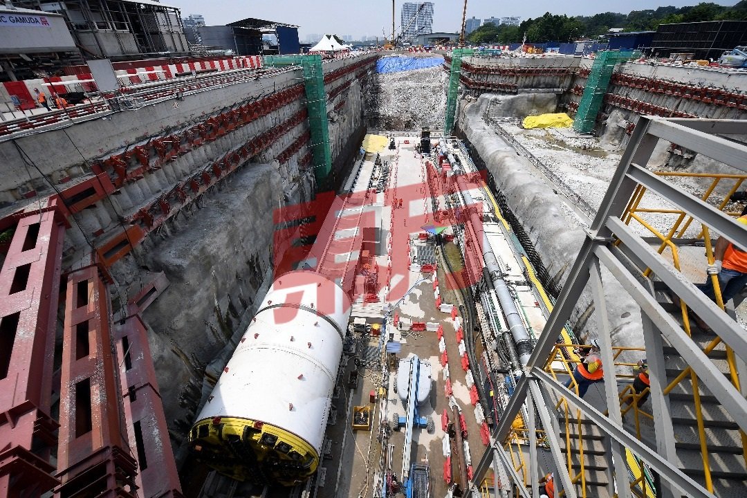 第二捷运的13.5公里地下隧道工程，自大马城北部车站展开，衔接可变密度隧道掘地机的工作站也陆续设立。（摄影：颜泉春）