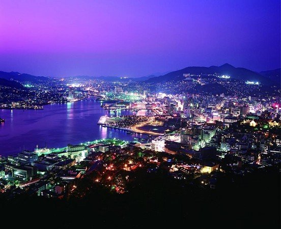 日本新三大夜景第一名落在长崎市。
