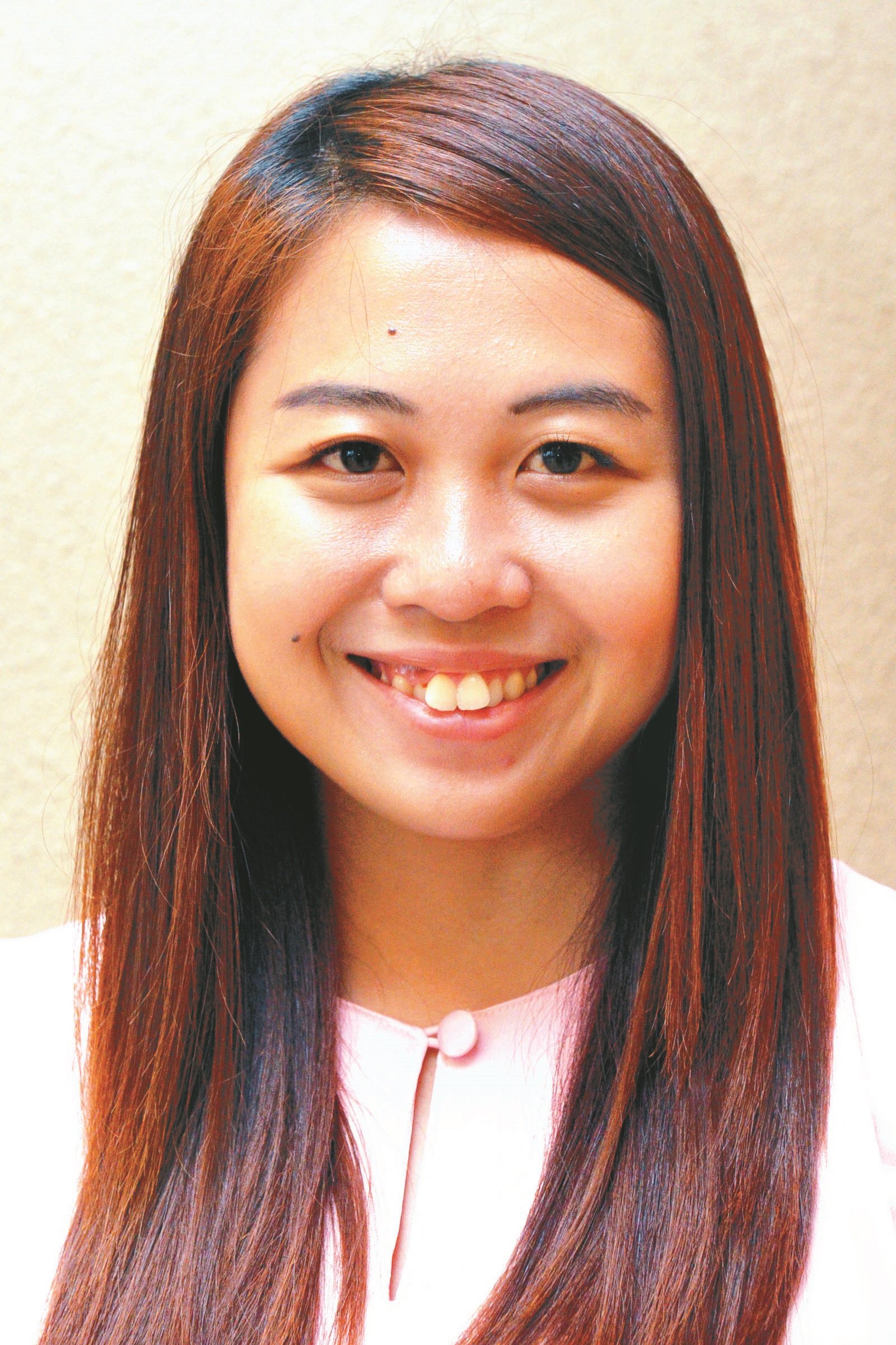廖彩彤，柔佛州妇女发展与旅游行政议员。