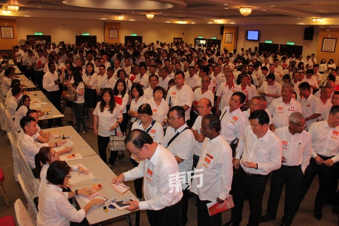 行动党霹州第18届党员代表大会周日在太平举行，在1332名州代表中有1003名出席投票，选出新届的州委及领导层。