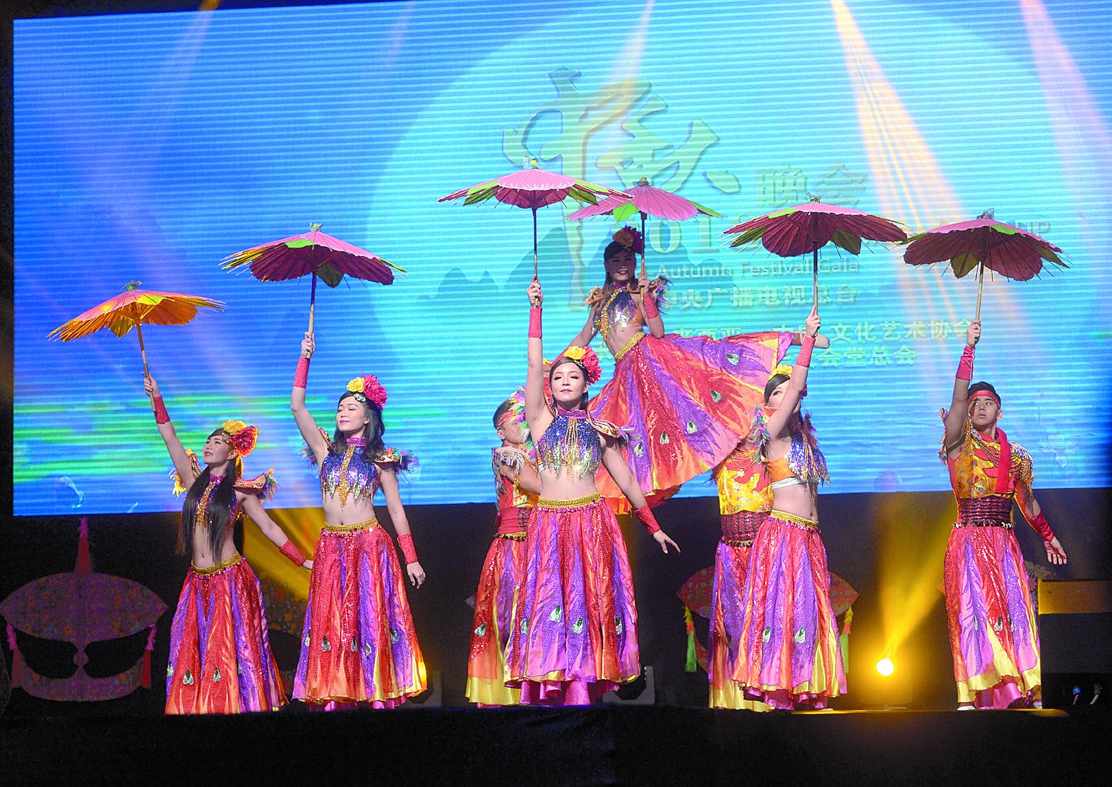 央视秋晚吉隆坡分会场的节目丰富，并带有大马各族及多元文化的元素。 在9月24日于央视播出的2个半小时的秋晚，吉隆坡分会场的表演将占约22 分钟。（摄影： -陈启新-）