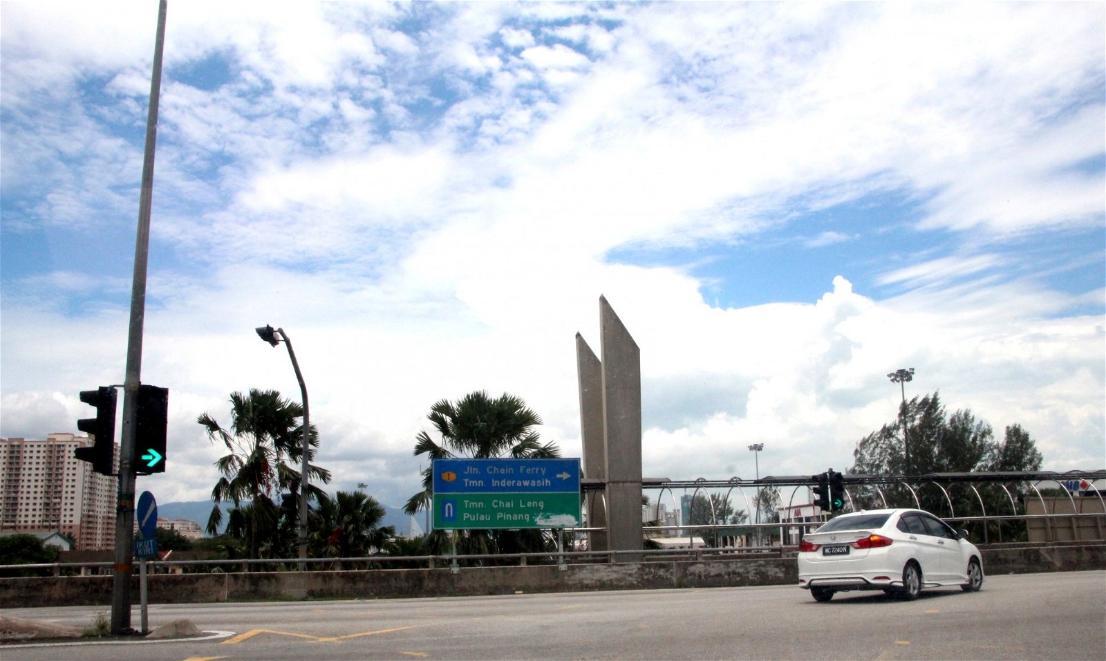 北海珍菲市路从峇眼达南阿逊申路交界处通往北赖新路交界处的路段，将于上下班时段 禁止超过5吨重的重型罗里行驶。