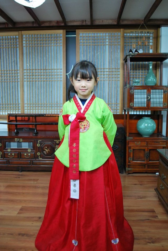 也有韩裔网民回应：“我是朝鲜小公主。”