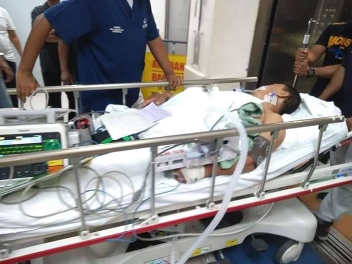 阿兹里阿末被医护人员送入加护病房治疗，至今昏迷不醒。（照片取自网络）