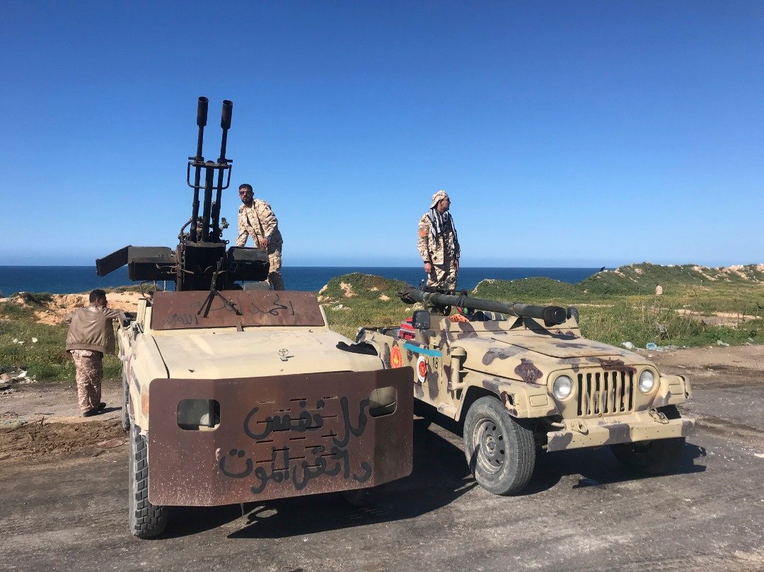 效忠利比亚民族团结政府的的部队，于上周六从位于米苏拉塔的基地抵达首都的黎波里沿海郊区塔朱拉。
