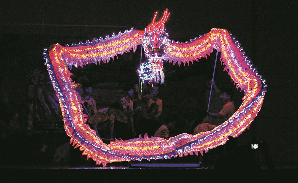 舞狮舞龙团不仅是中华文 化的一环，也可被视为一 种运动项目。