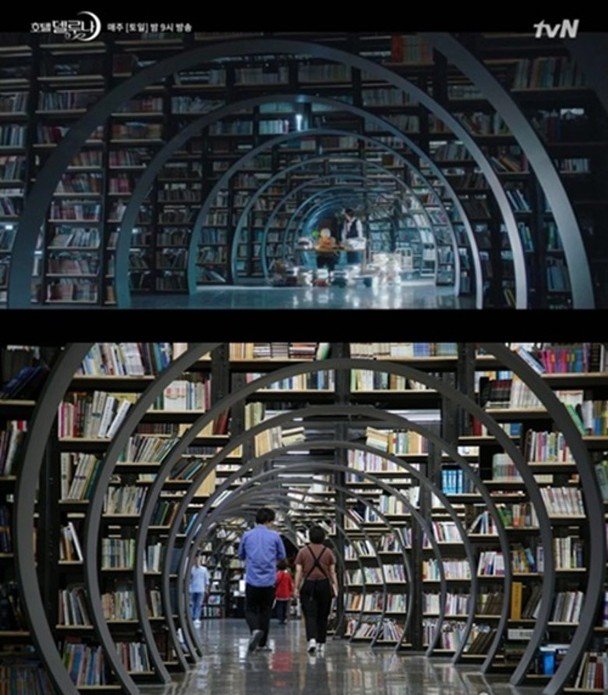 酒店内巨型图书馆(上图)在“首尔书宝库”（下图）拍摄。