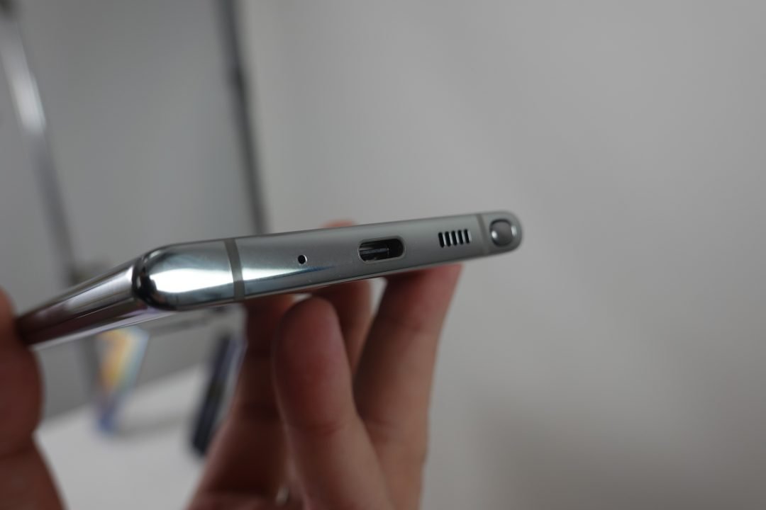Samsung Galaxy Note 10没有3.5mm耳机孔。