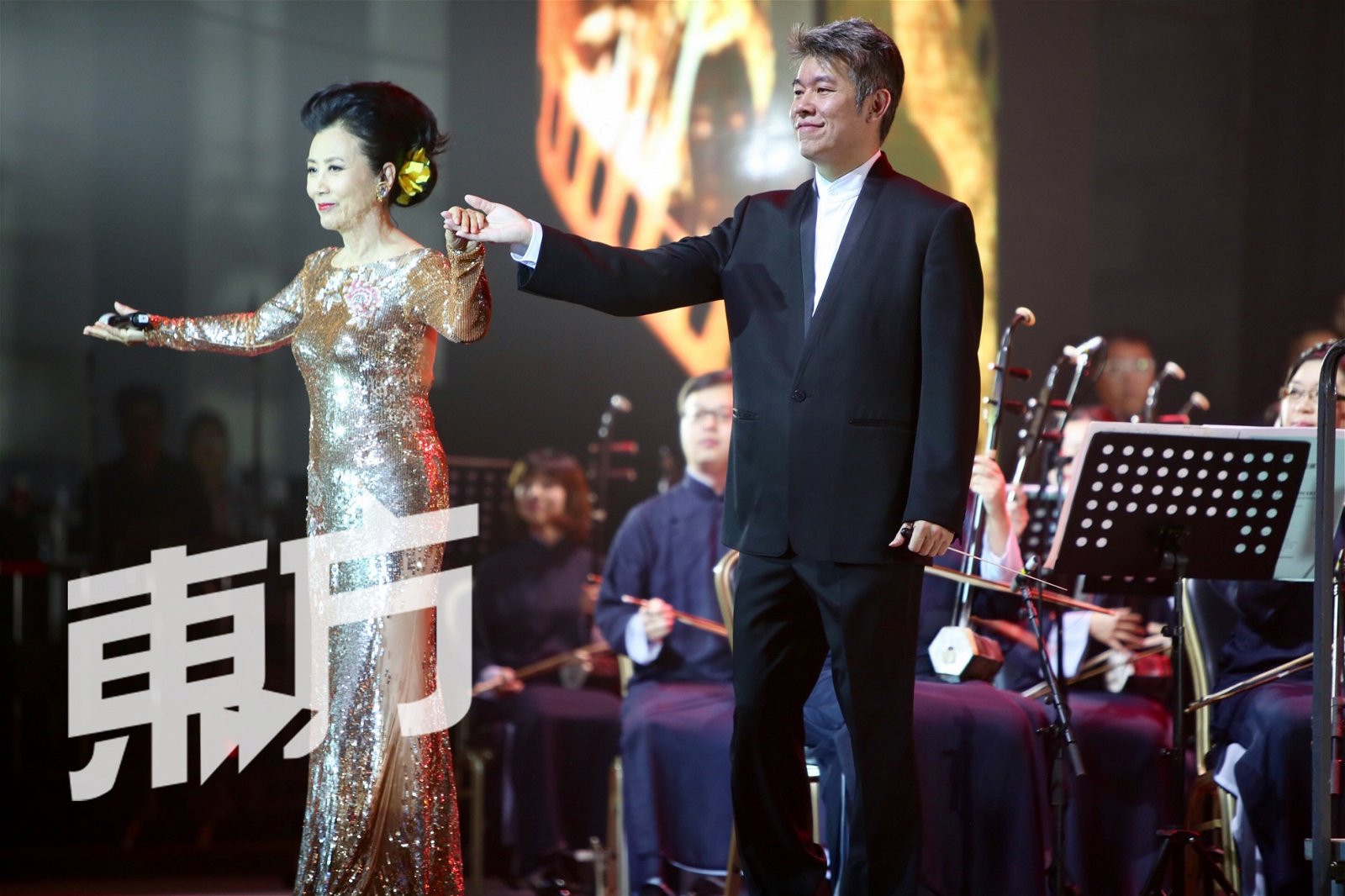 2017年，佛山功夫电影周暨功夫影视主题音乐会上，香港中乐团和香港影视界代表人物汪明荃携手合作。值得一提的是，香港中乐团擅于融汇中西乐，曾参与周星驰电影《功夫》的配乐。