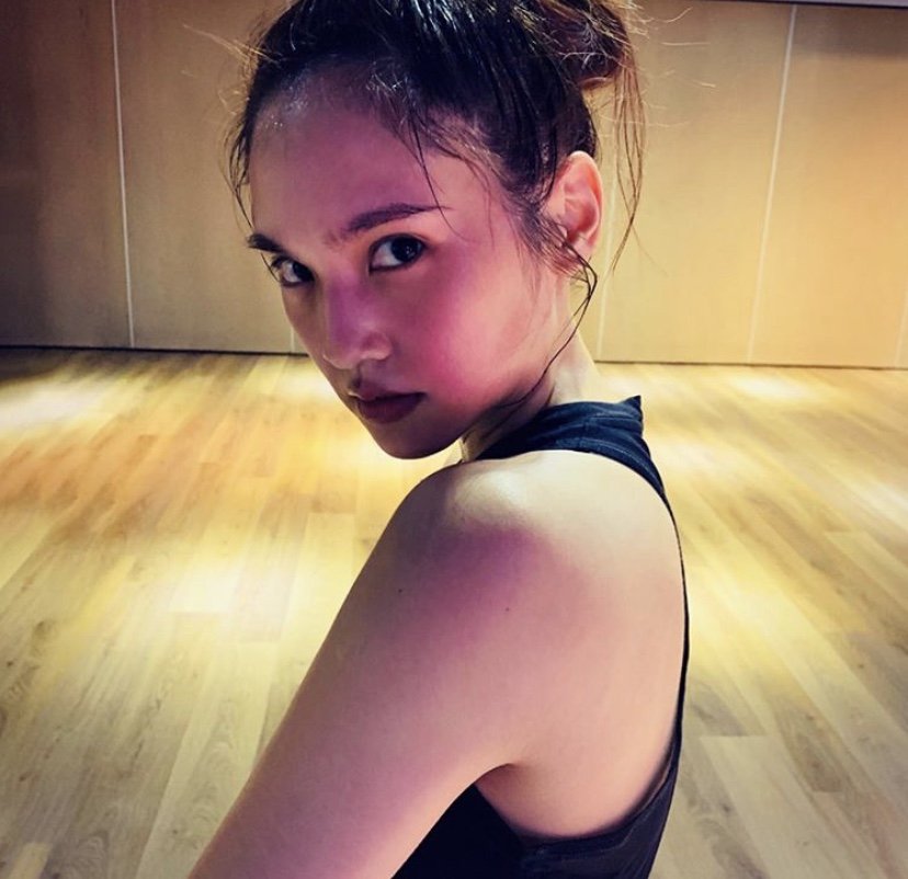 杨丞琳常常分享自己到健身房训练的照片。