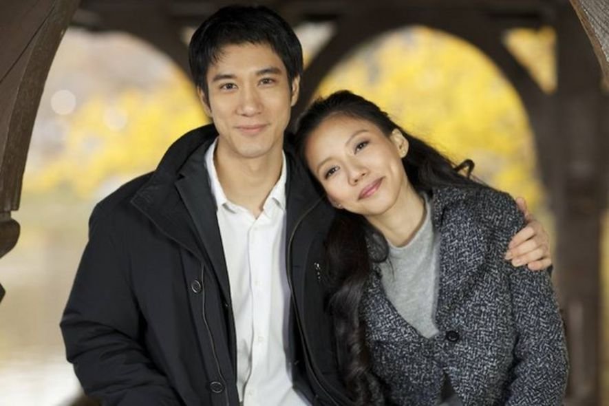王力宏2013年11月与李靓蕾完婚，两人育有两女一子。