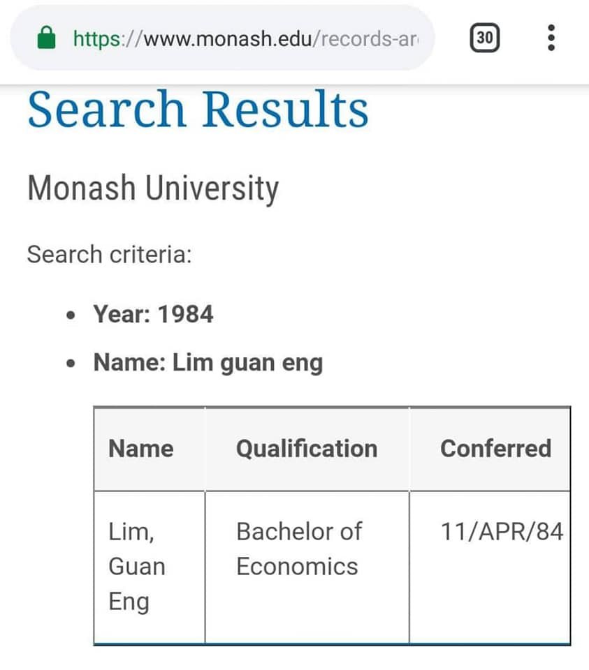 莫纳什大学网站的资料显示，林冠英是于1984年在该大学考获经济学士学位。