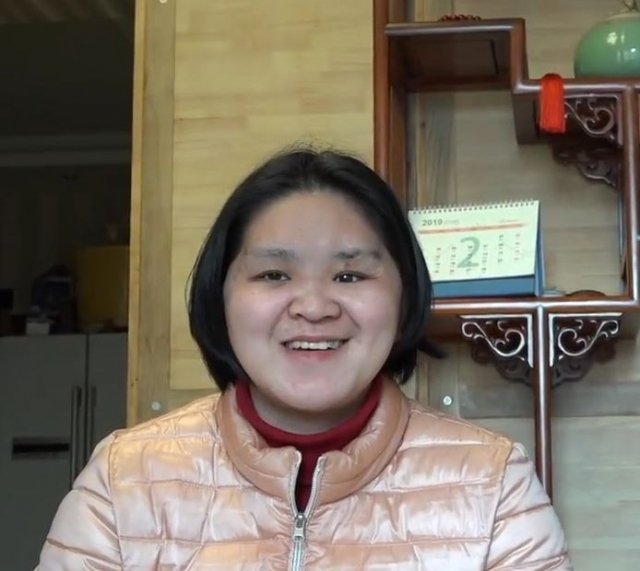 现年26岁的陈丽丹表示，不记得自己当过空姐。