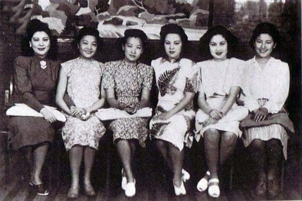 左起：白虹、姚莉、周璇、李香兰、白光、祁正音被称为上海滩“七大歌后”。