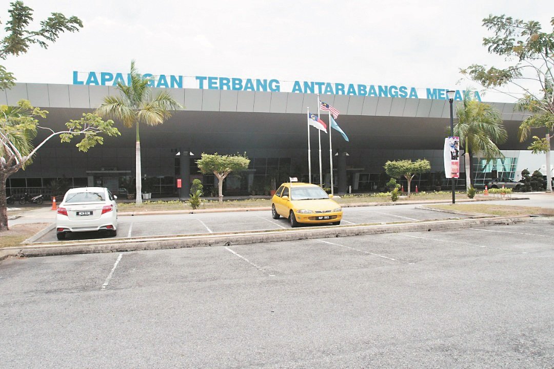 旅游业者认为马六甲峇株安南国际 机场保持活跃，就有望带动商机。