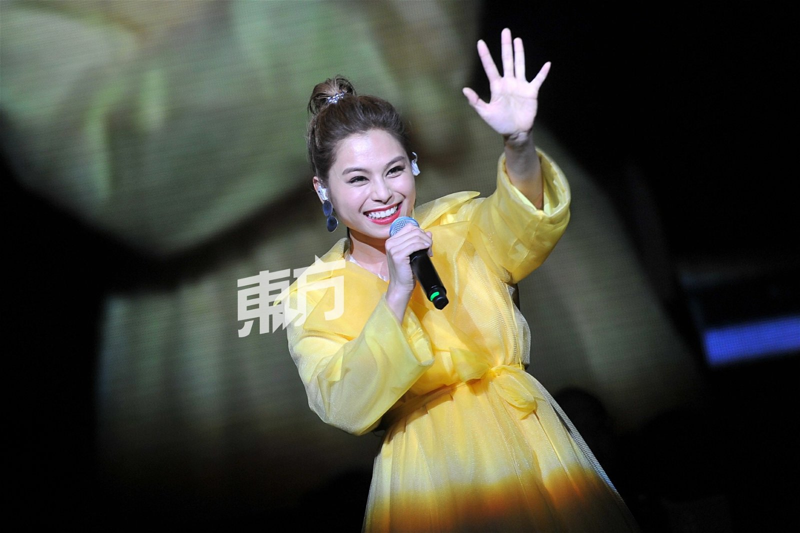 李幸倪演绎了在参加第4季《中国好声音》时演唱的歌曲《心痛》和《秋意浓》，让观众脑里不禁浮现出她参赛时的画面。