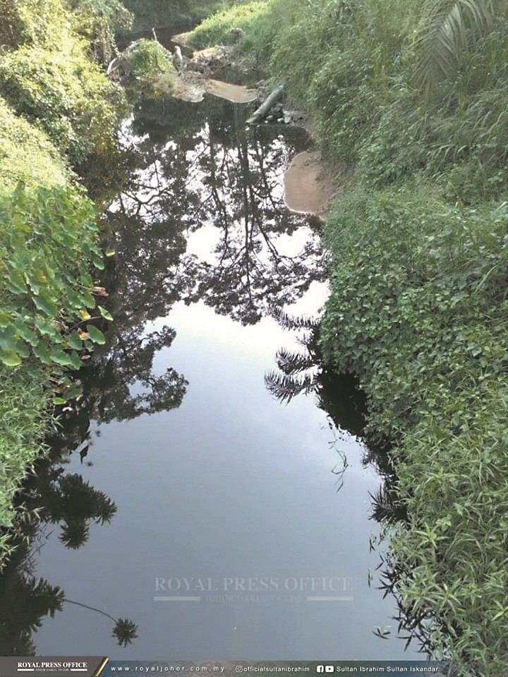 依布拉欣陛下谕令执法单位调查新邦令金的乌鲁文律河和吗什河疑遭污染事件。