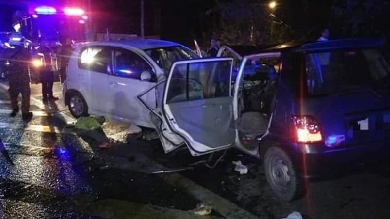 疑似司机打瞌睡误驶入反向车道，结果迎面相撞酿死亡车祸，导致6人身亡。