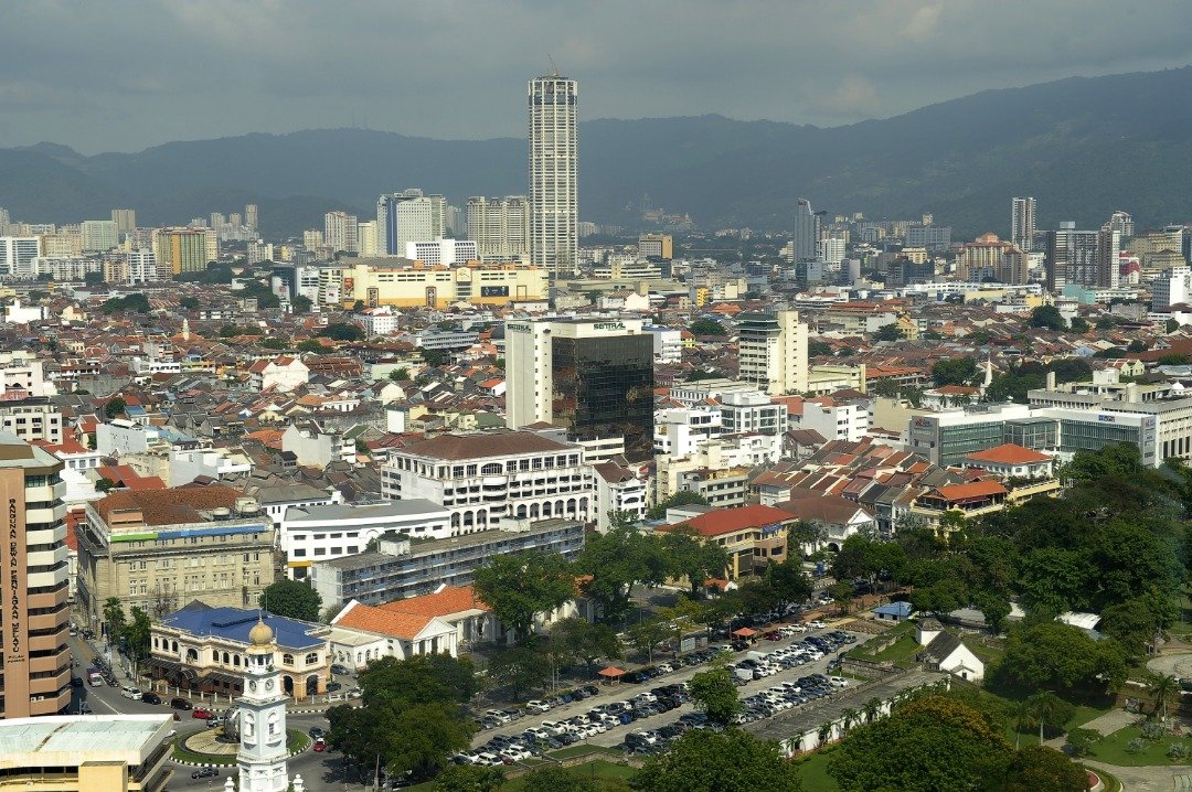 光大是槟城最高的摩天大楼，而槟州元首敦阿都拉曼阿巴斯在刚过去的州议会建议将现有的行政中心迁出光大，州政府对此仍未有答案。