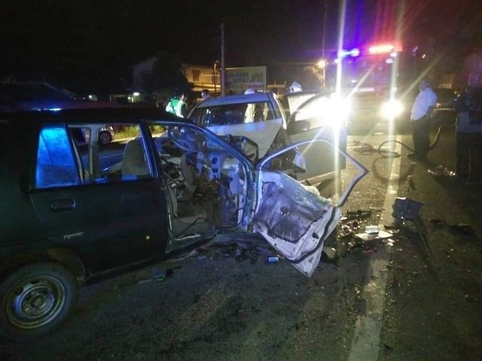 死亡车祸是于周六凌晨2时45分左右，在吉隆坡路往哥打峇鲁方向第348公里处，靠近劳勿双溪兰支路发生。