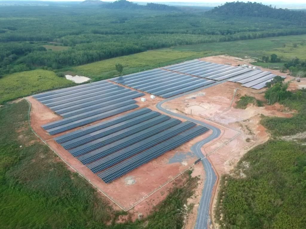 玻璃市亚娄（Arau）的大型光伏地面电站是+Solar的其中一个项目。