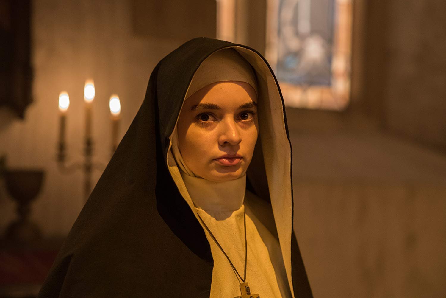 英格丽毕苏最为人所知的作品就是老公温子仁监制的《鬼修女》修女一角。